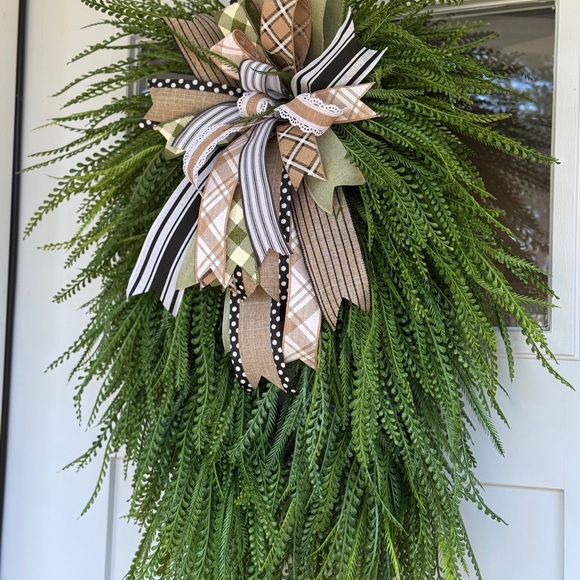 SOLD LOCALLY. Beaded Natural Wreath - Picture 6 of 7